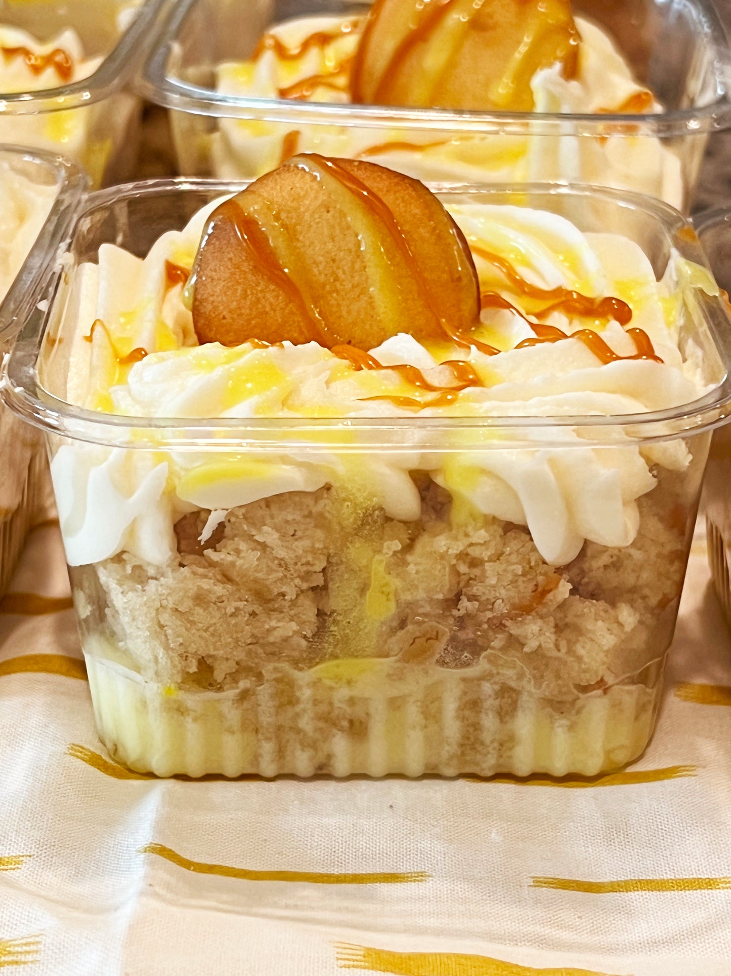 Banana Pudding Pound Cake Cups 4 or 6 ct